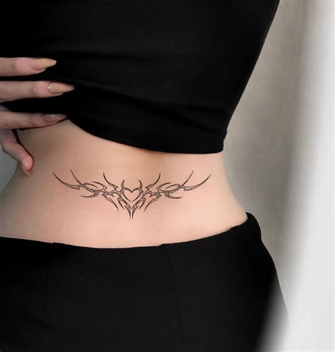 tatuajes para mujer en la espalda baja|96 Tatuajes en la baja espalda (o los lumbares)